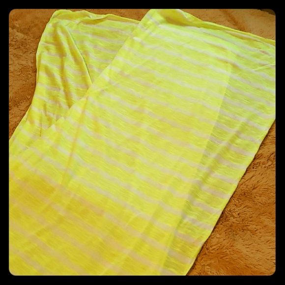 BNWT neon yellow striped scarf - Picture 1 of 3
